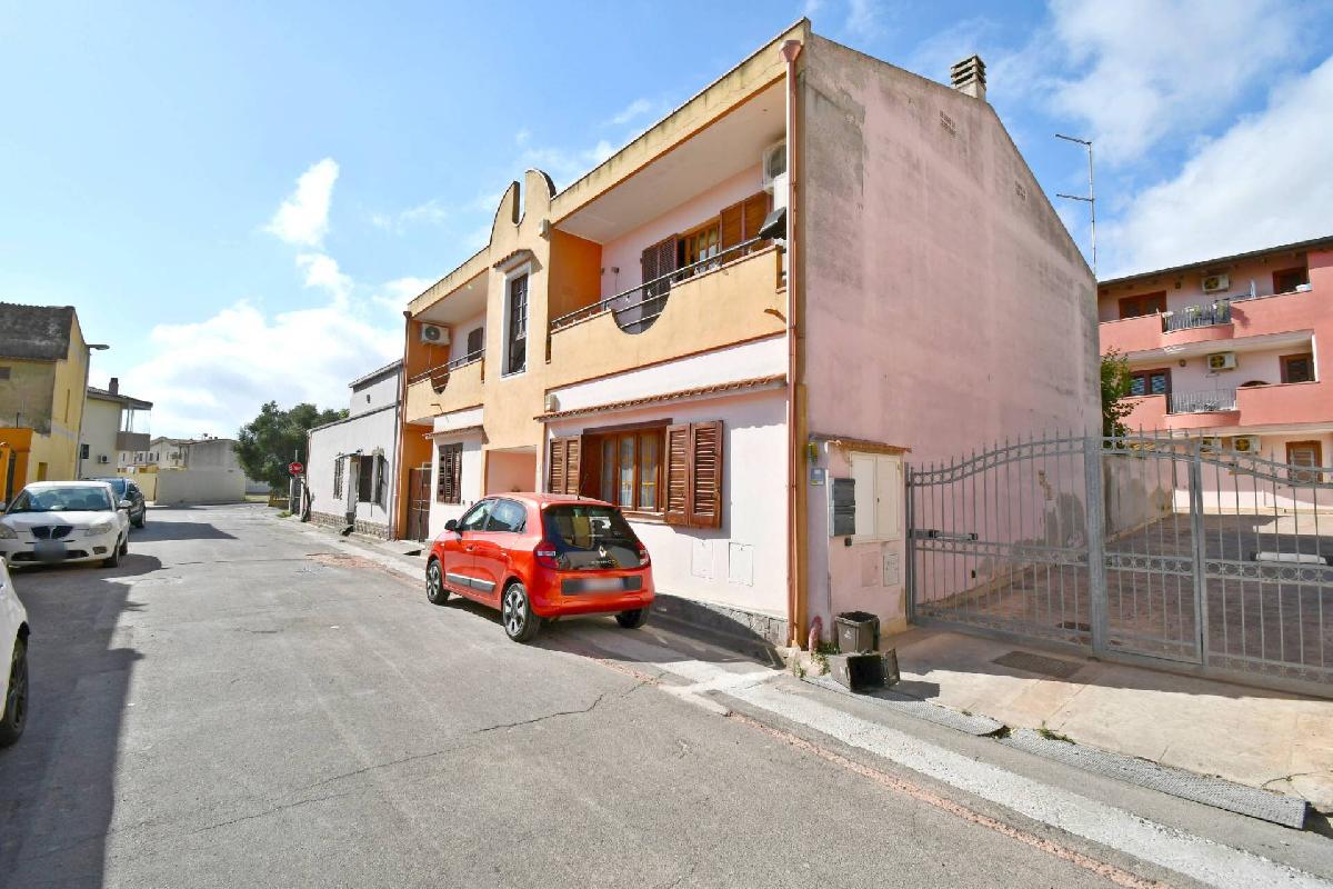 1 غرف نوم شقة في Elmas, Italy رقم 329539