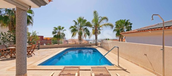 4 bedrooms Villa in Callao Salvaje, Spain No. 13993 4