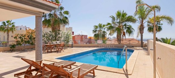 4 bedrooms Villa in Callao Salvaje, Spain No. 13993 5