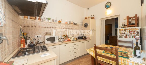3 Schlafzimmer Wohnung in Perugia, Italy, Nr. 365777 8