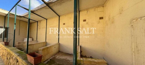 2 bedrooms Maisonette in Munxar, Malta No. 6153 10