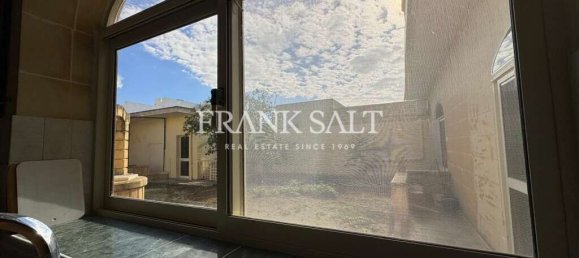 2 bedrooms Maisonette in Munxar, Malta No. 6153 4