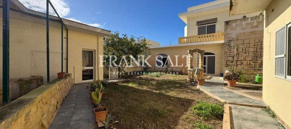 2 bedrooms Maisonette in Munxar, Malta No. 6153 20