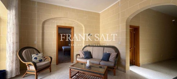 2 bedrooms Maisonette in Munxar, Malta No. 6153 2