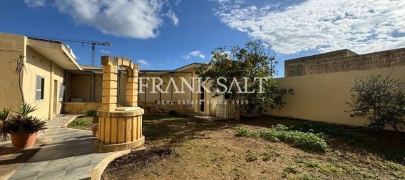 2 bedrooms Maisonette in Munxar, Malta No. 6153 22