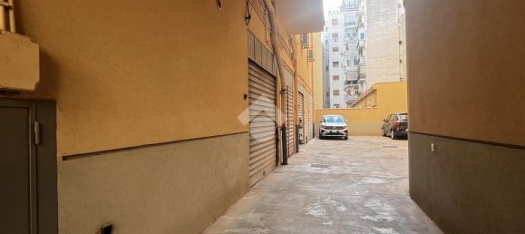 Квартира с 3 спальнями в Палермо, Италия № 361622 38