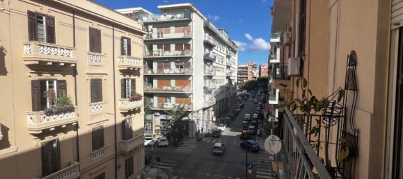 Квартира с 3 спальнями в Палермо, Италия № 361622 16