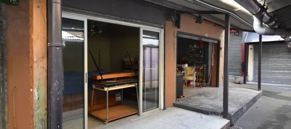 11m² Commercial property in Seine-Saint-Denis, France No. 180882 2