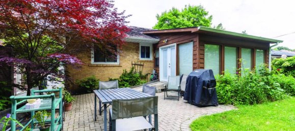 3 bedrooms House in Toronto, Canada No. 393 8