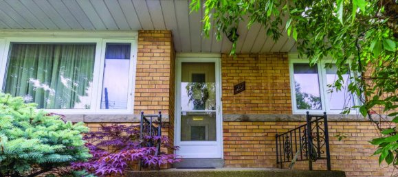 3 bedrooms House in Toronto, Canada No. 393 4