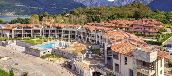 Villa de 3 dormitorios en Colico, Italy No. 68603 10