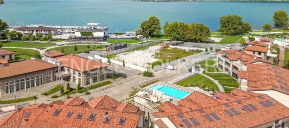 Villa de 3 dormitorios en Colico, Italy No. 68603 2