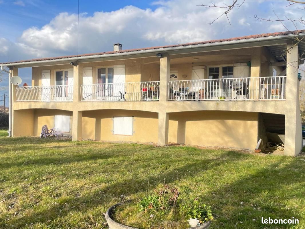 6 bedrooms Villa in Saint-Etienne-de-Tulmont, France No. 205404