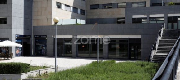564m² Commercial property in Viseu, Portugal No. 85589 14
