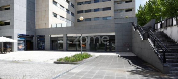 564m² Commercial property in Viseu, Portugal No. 85589 8