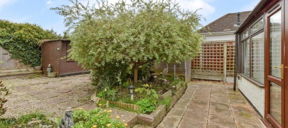 2 bedrooms Bungalow in Essex, United Kingdom No. 4065 8