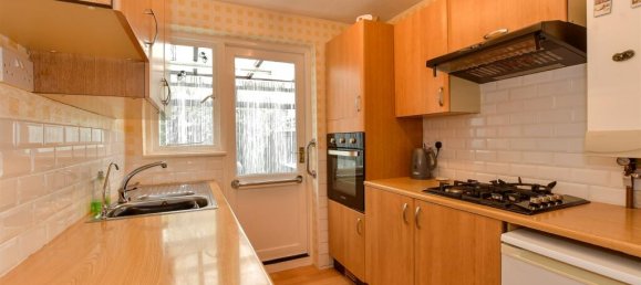 2 bedrooms Bungalow in Essex, United Kingdom No. 4065 3