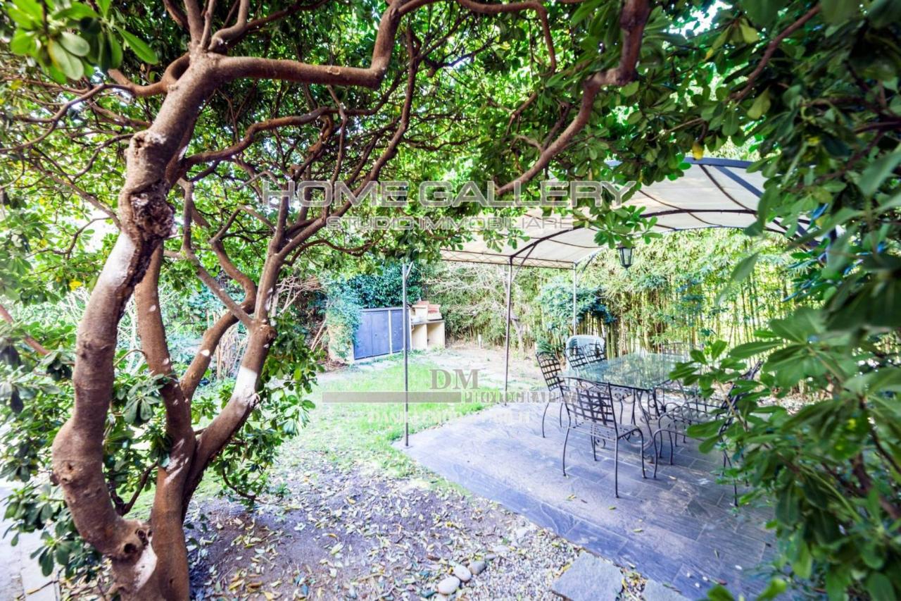 6 rooms Apartment in Genoa, Italy No. 37352