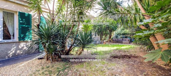 6 rooms Apartment in Genoa, Italy No. 37352 6