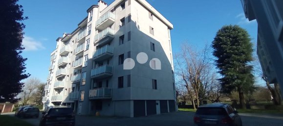 4 rooms Apartment in Tavazzano con Villavesco, Italy No. 27990 2