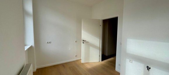 2 rooms Apartment in Penzing, Austria No. 241766 4
