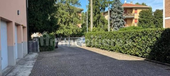 2 bedrooms Apartment in Parma, Italy No. 310753 8