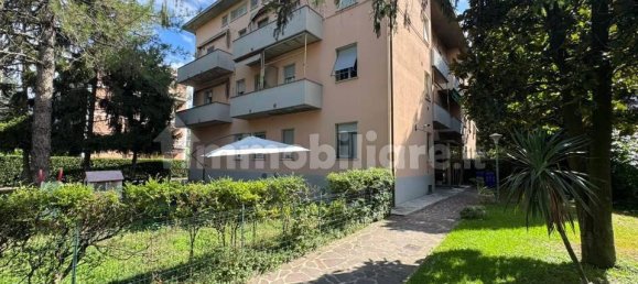 2 bedrooms Apartment in Parma, Italy No. 310753 2
