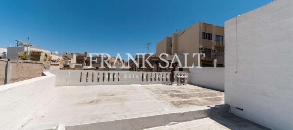 3 bedrooms Townhouse in Sliema, Malta No. 8996 3