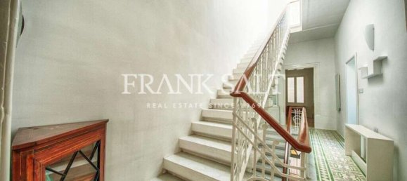 3 bedrooms Townhouse in Sliema, Malta No. 8996 15