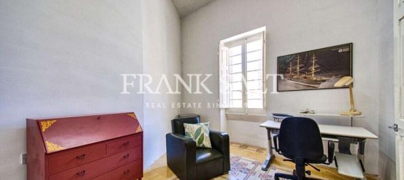 3 bedrooms Townhouse in Sliema, Malta No. 8996 19