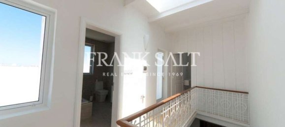 3 bedrooms Townhouse in Sliema, Malta No. 8996 14