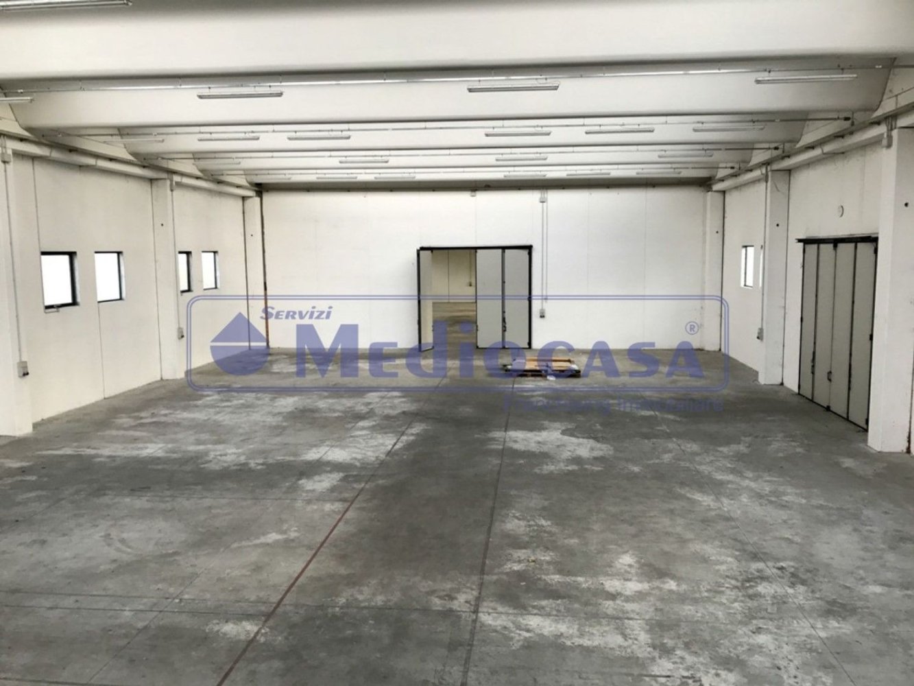 2441m² Warehouse in Boara Pisani, Italy No. 65400
