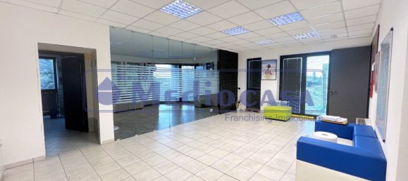 2441m² Warehouse in Boara Pisani, Italy No. 65400 30