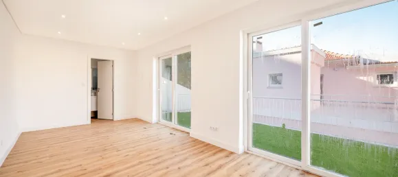 3 bedrooms House in Lisbon, Portugal No. 54467 7