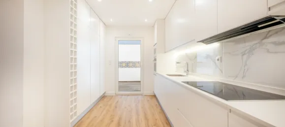 3 bedrooms House in Lisbon, Portugal No. 54467 4