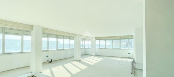 13 rooms Office in Castenedolo, Italy No. 143371 32