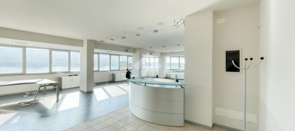 13 rooms Office in Castenedolo, Italy No. 143371 22