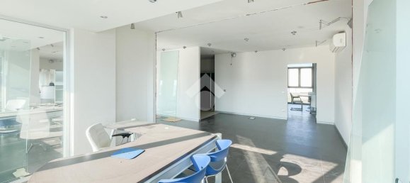 13 rooms Office in Castenedolo, Italy No. 143371 30