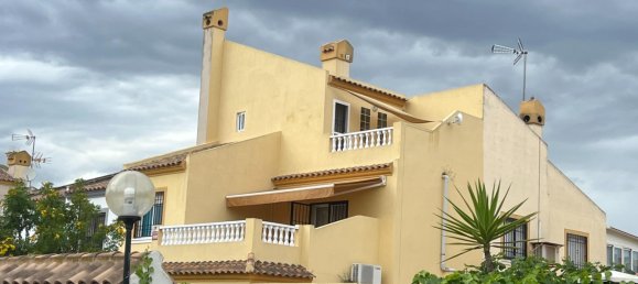Casa de 4 dormitorios en Torrevieja, Spain No. 67233 2