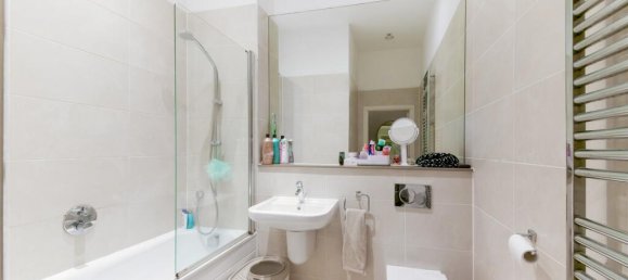 1 bedroom Apartment in Epsom, United Kingdom No. 9727 9