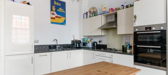 1 bedroom Apartment in Epsom, United Kingdom No. 9727 5