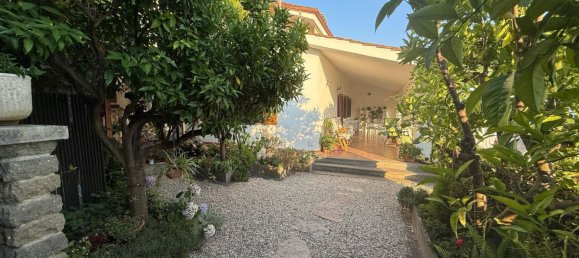 6 rooms House in Trevignano Romano, Italy No. 280000 3