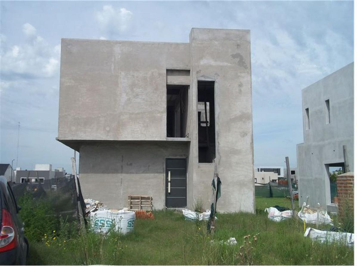 3 bedrooms House in Ezeiza, Argentina No. 5708