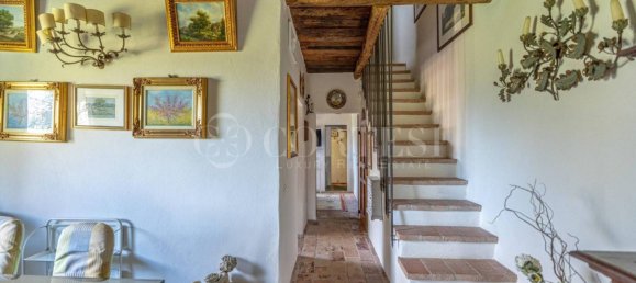 3 bedrooms Villa in Perugia, Italy No. 267196 4