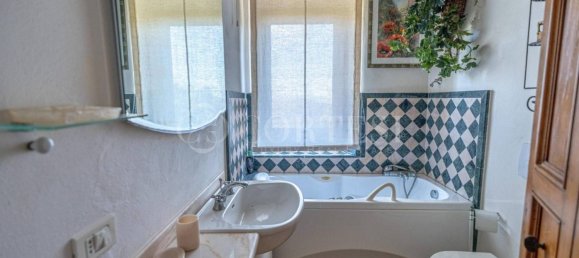 3 bedrooms Villa in Perugia, Italy No. 267196 16