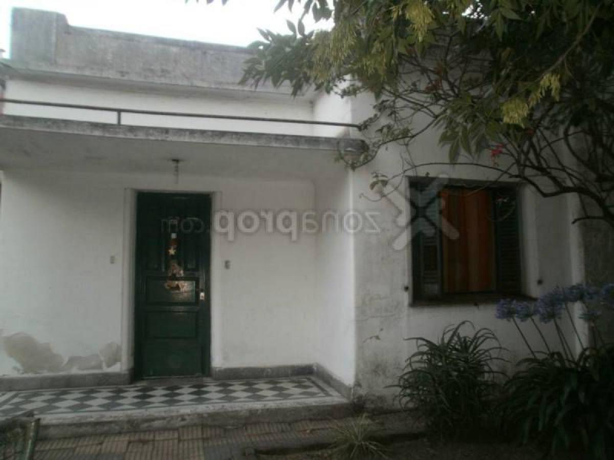 2 bedrooms House in Almirante Brown, Argentina No. 75248