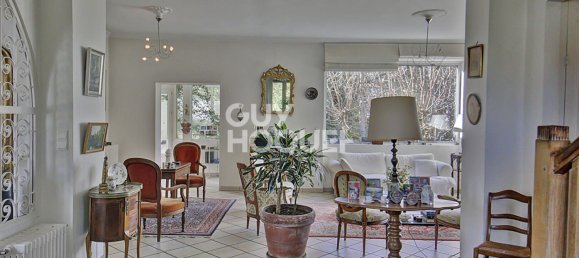 4 bedrooms House in Bourgoin-Jallieu, France No. 206197 5