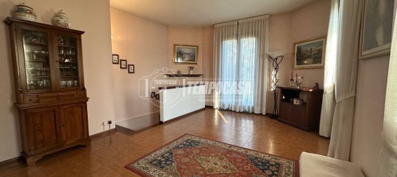 4-salle Maison à Lipomo, Italy No. 15733 3