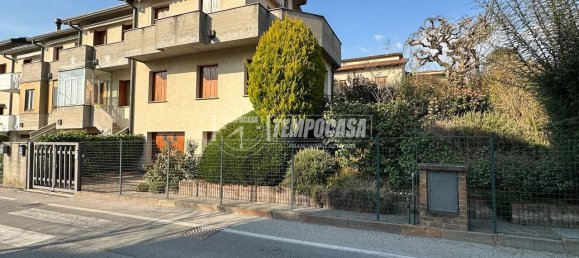 4-salle Maison à Lipomo, Italy No. 15733 9