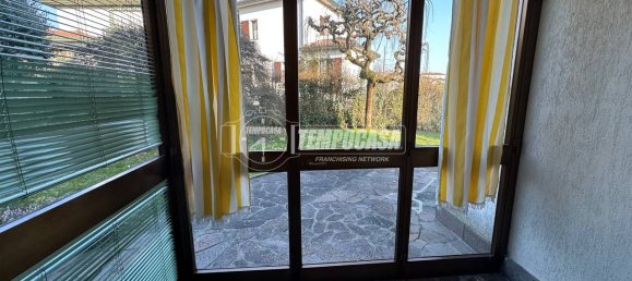 4-salle Maison à Lipomo, Italy No. 15733 18